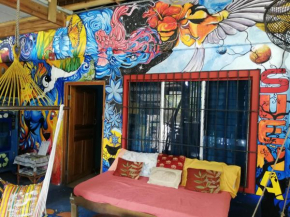 Cliff's Hostel, La Gruta